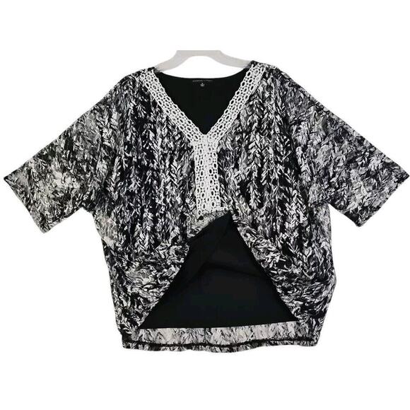 Adrienne Vittadini~Woman Plus Size 1X~ Black/White Floral Lace Lined Boho Blouse - Picture 5 of 14